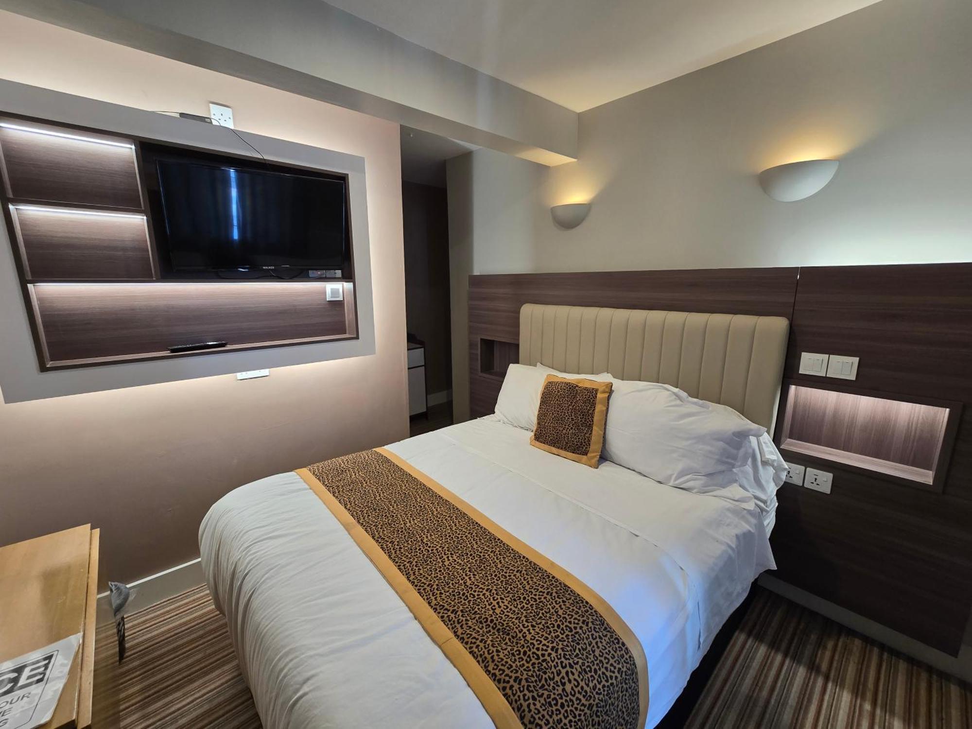 Double Bedroom Studios — Photos 2